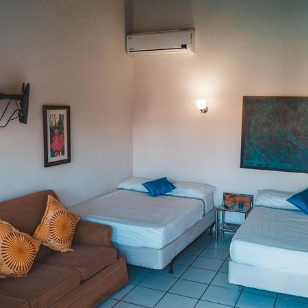 אורנג'סטאד Courtesy Apartments Aruba מראה חיצוני תמונה